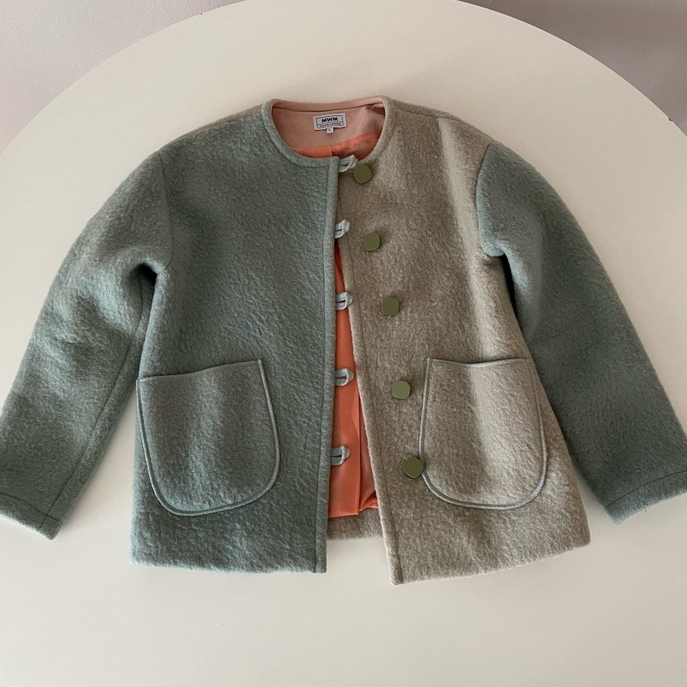 Chic Two-Tone Jacket - image 1